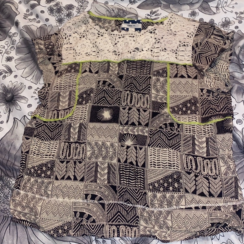 Patterned blouse from Comme Toi women’s size large